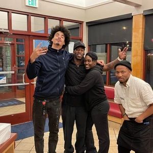 Meet your Posher, Lawrence